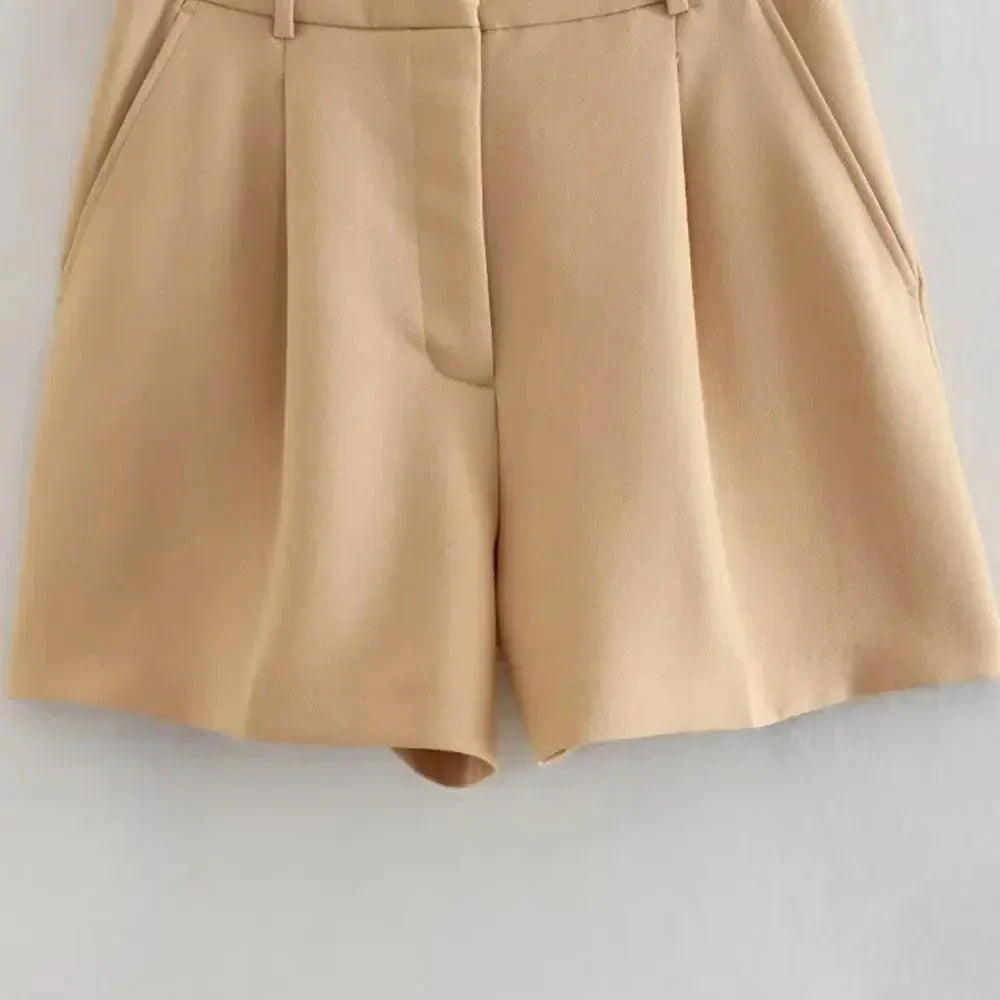 Women’s High-Waist Pleated Shorts with Belt and Side Pockets