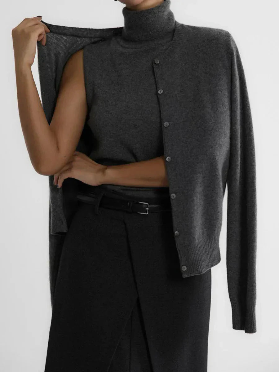 Women’s Sleeveless High-Neck Knit Top – Minimal Tailored Fit